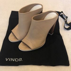 VINCE “Allison” Leather Mule - Nude